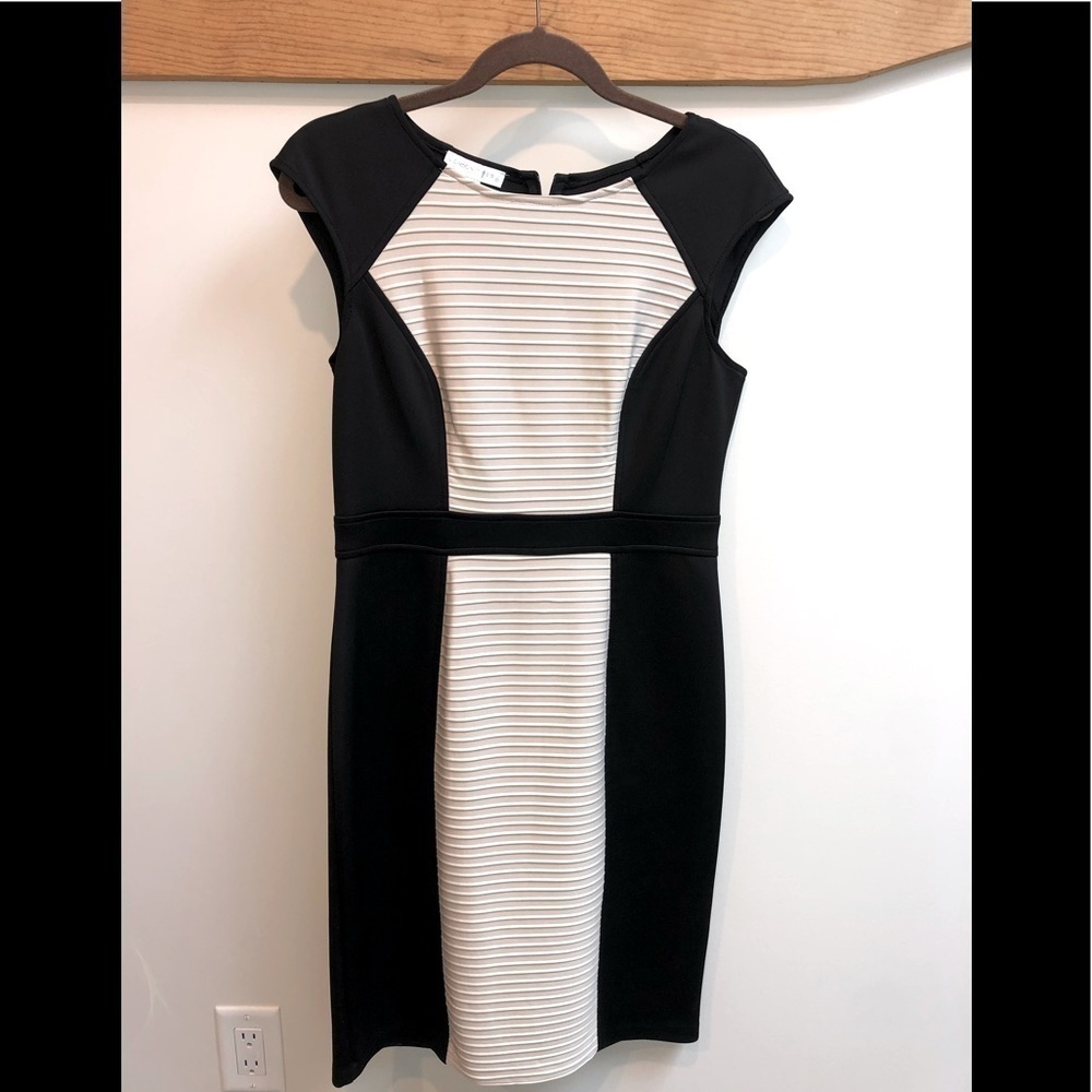 4 for $40 - London Times Black & White Midi Dress